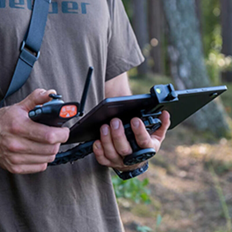 Support tablette Deeper pour t&eacute;l&eacute;commande du bateau amorceur QUEST - Bateaux Amorceurs | Pacific P&ecirc;che