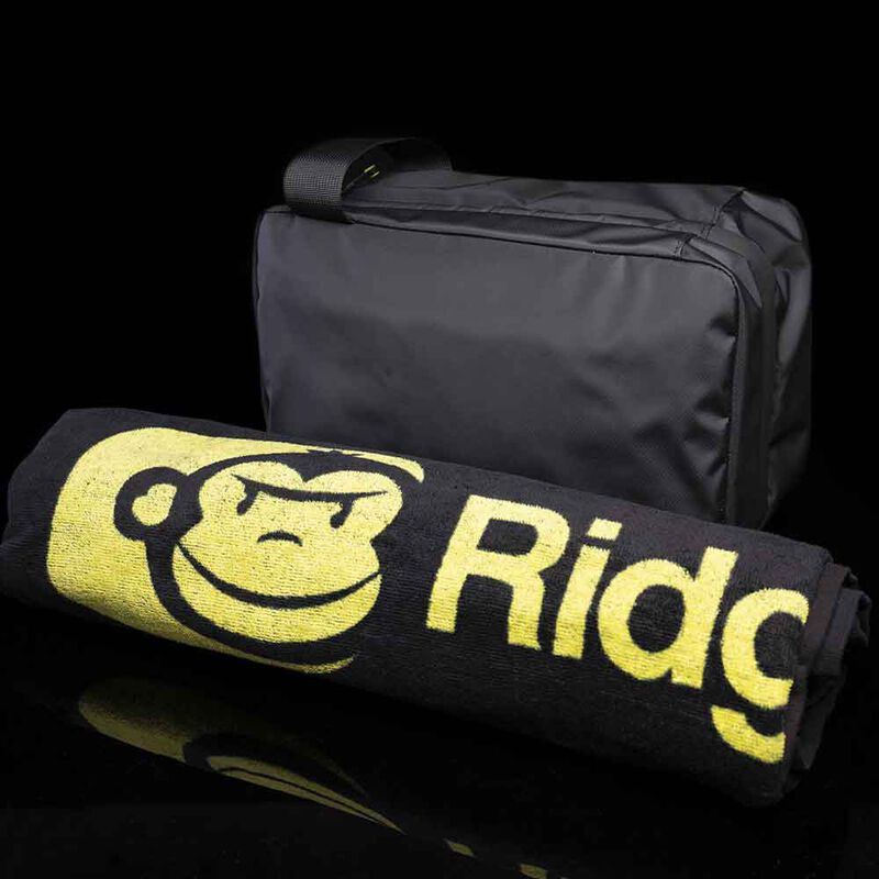 Trousse de toilette carpe ridge monkey impermeable lx + serviette - Sacs/Trousses Acc. | Pacific P&ecirc;che