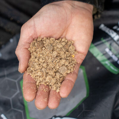 Bouillettes Broyées Nash Monster Shrimp Flake 5kg - Sticks Mix | Pacific Pêche