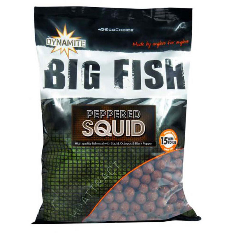 Bouillettes Dynamite Baits Big Fish Peppered Squid 1kg - Denses | Pacific P&ecirc;che