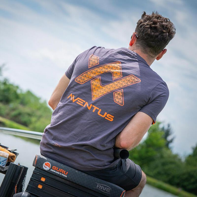 T-shirt Guru Aventus Tee Charcoal - T-shirts manches courtes | Pacific P&ecirc;che