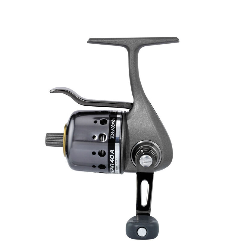 Moulinet capot&eacute; et toc truite daiwa underspin 40 a - Moulinets capot&eacute; et toc | Pacific P&ecirc;che
