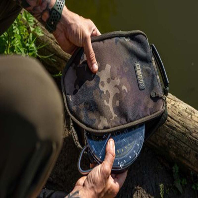 Pochette Korda Compac Scales Pouch Dark Kamo - Housse peson | Pacific P&ecirc;che